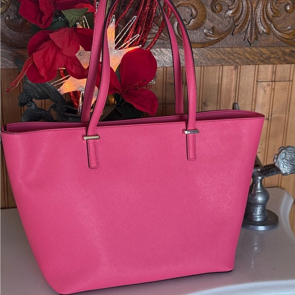 Kate Spade beautiful pink handbag. Brand new. - Picture 4 of 8